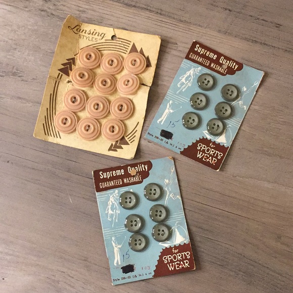 Vintage New Buttons On Original Cards Various Brands - Picture 7 of 10